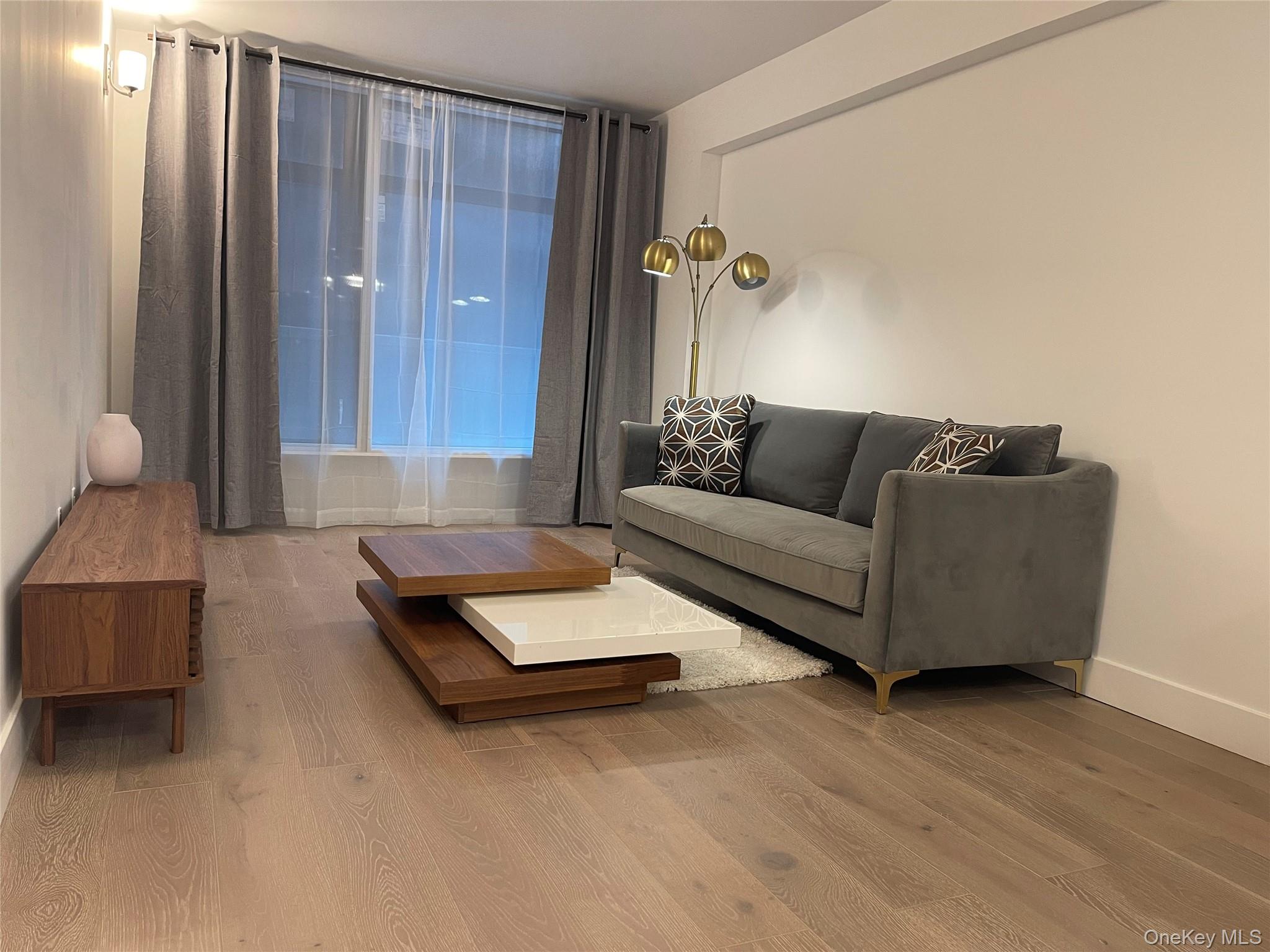 #3 photo, 5216 Roosevelt Avenue, クイーンズ区 Woodside , NY 11377