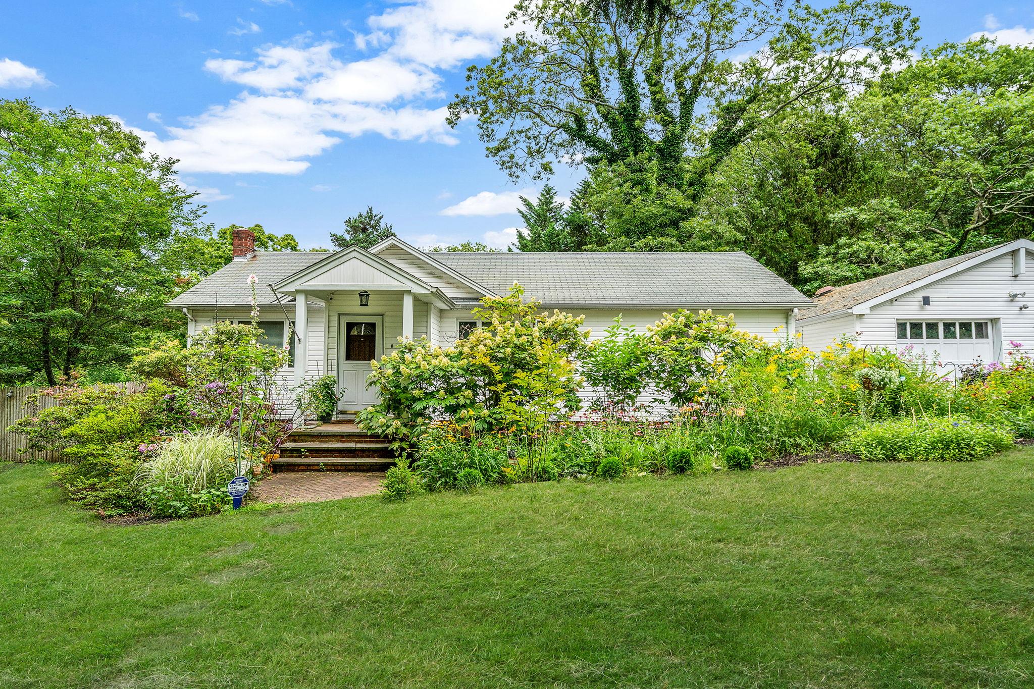 #1 photo, 45 Berkshire Drive, 東長島 Selden , NY 11784
