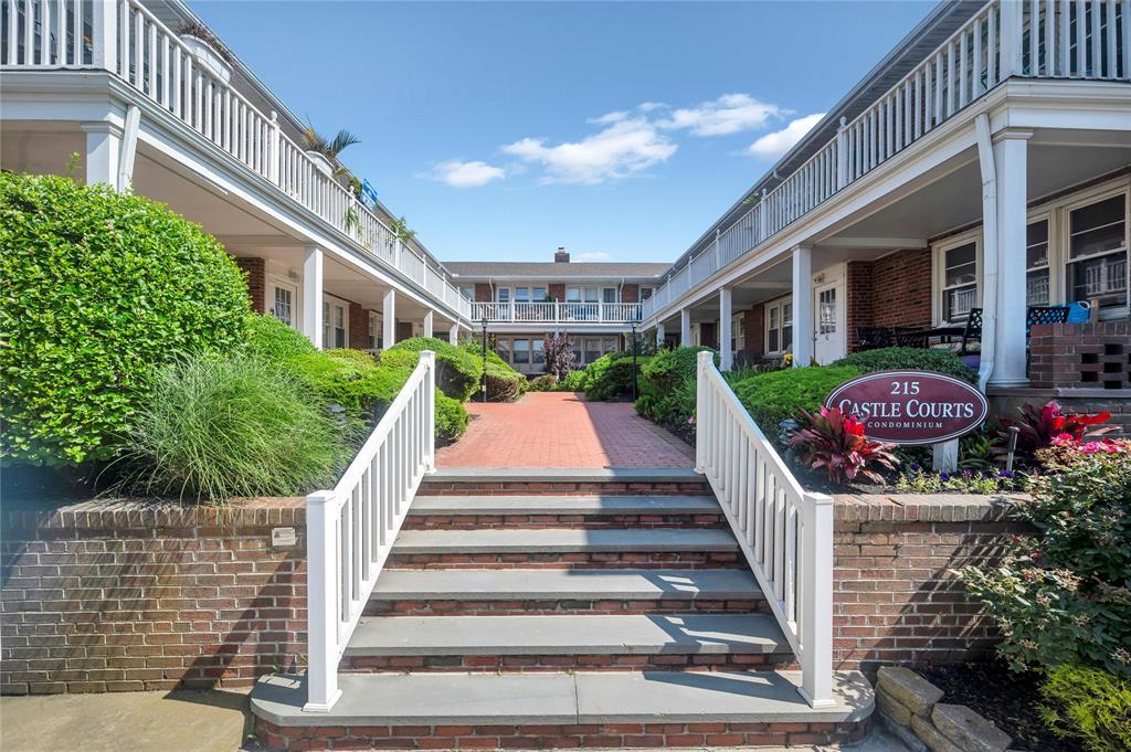 #1 photo, 215 W Broadway, ナッソー郡 Long Beach , NY 11561