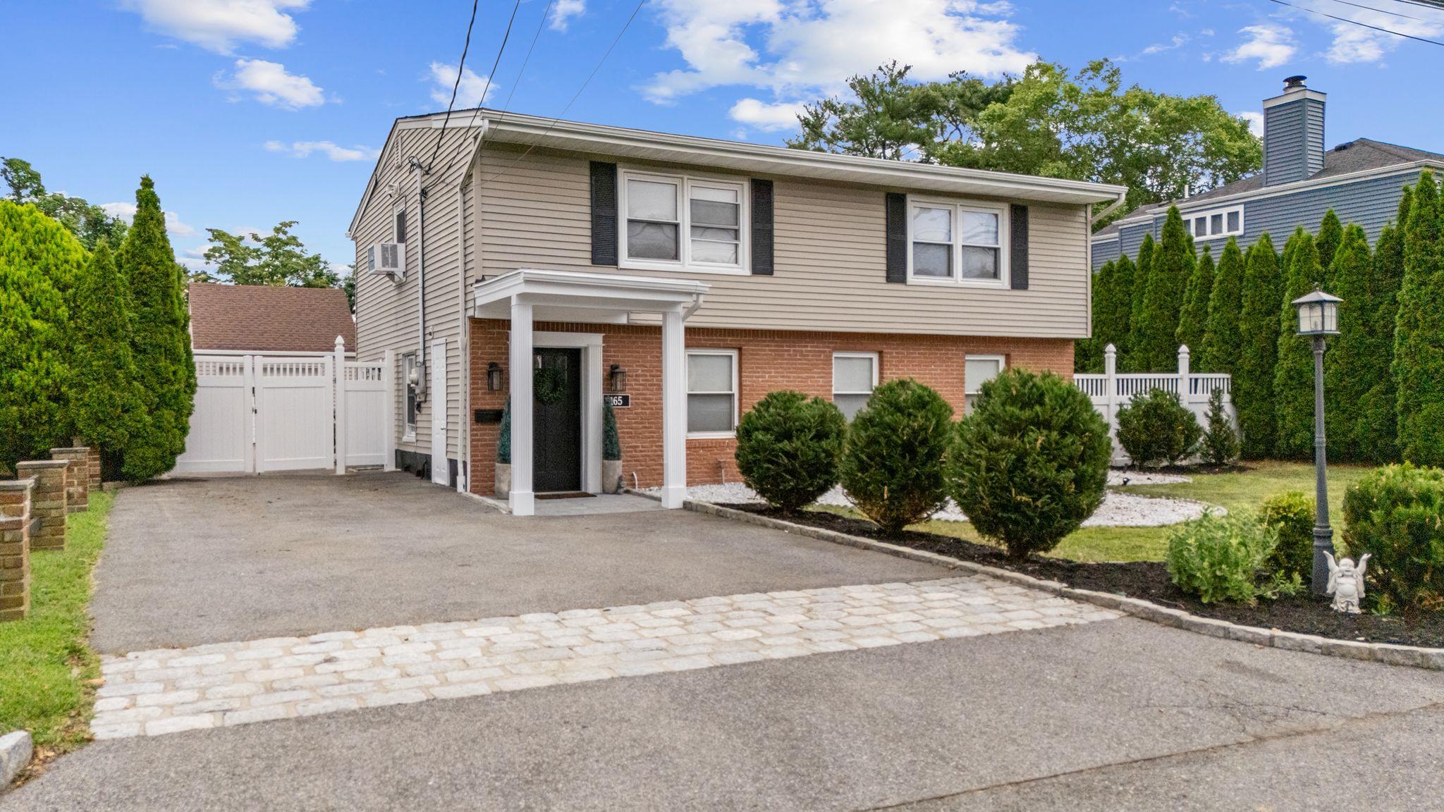 #1 photo, 165 Jennifer Lane, 紐約州 Yonkers , NY 10710