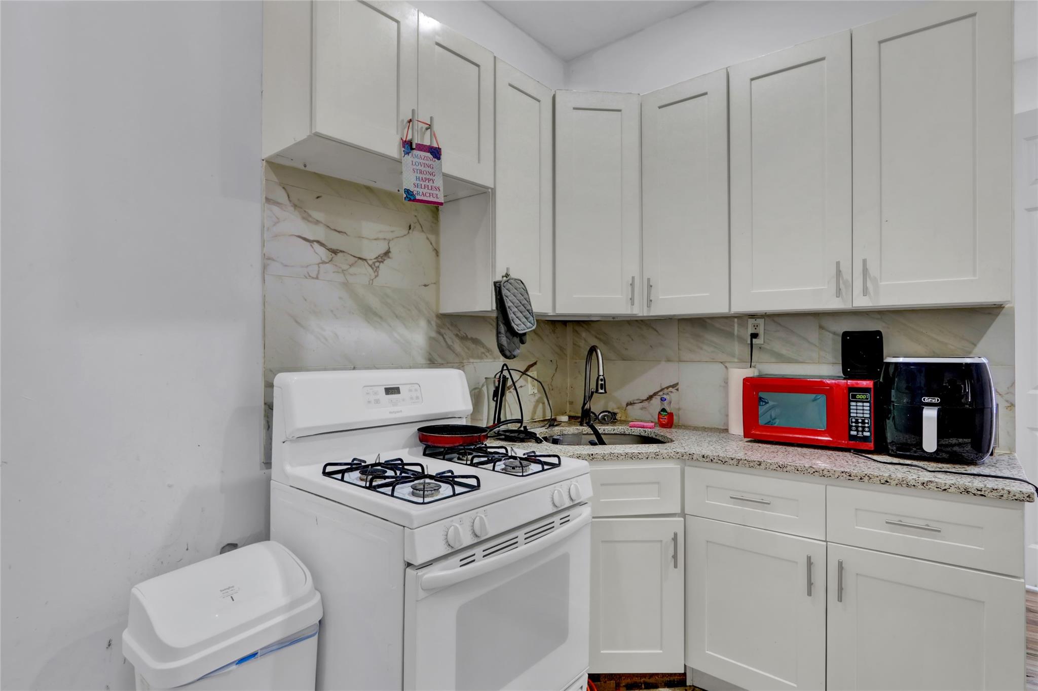 #16 photo, 11915 101st Avenue, クイーンズ区 Richmond Hill S. , NY 11419