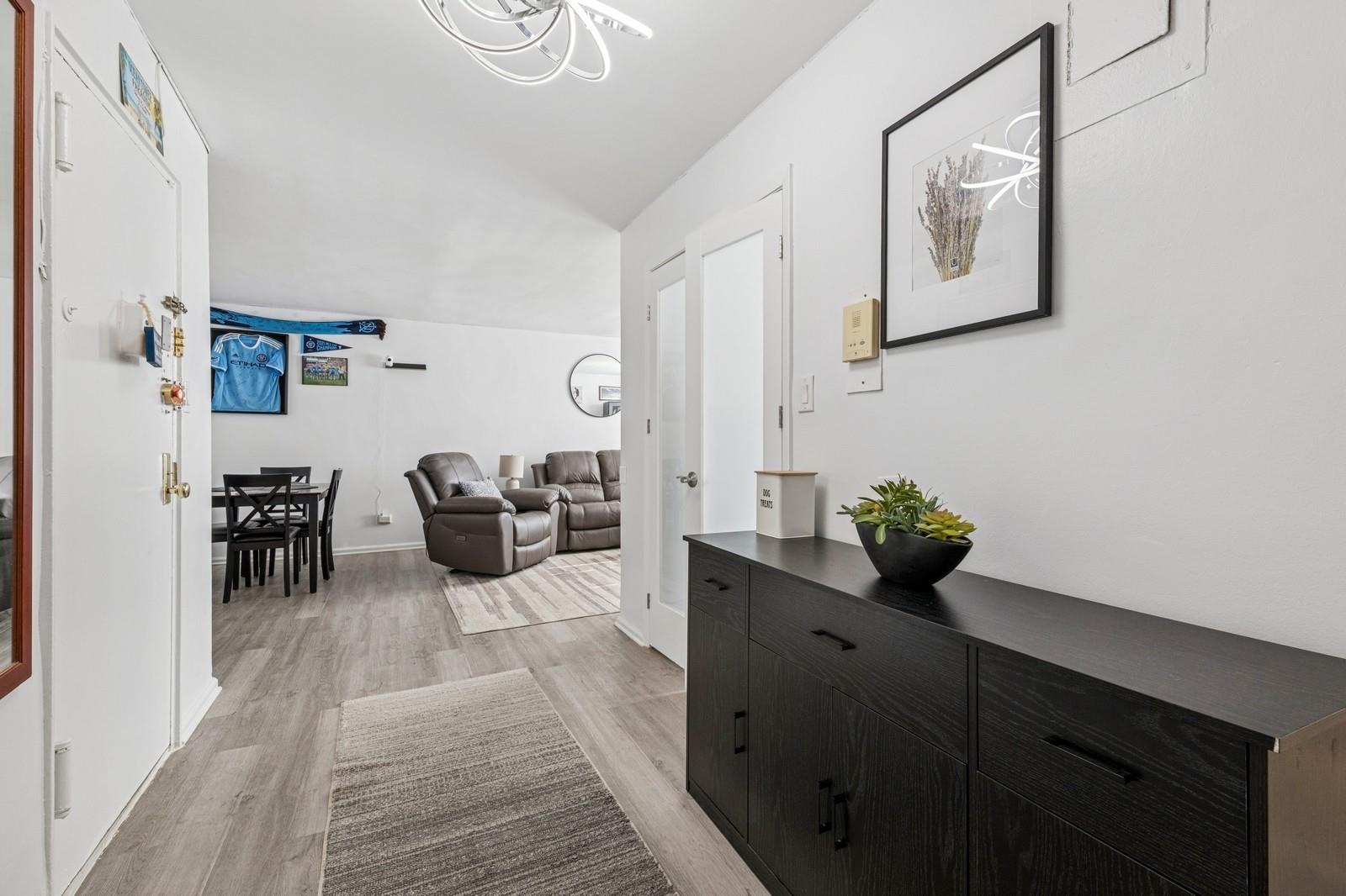 #10 photo, 1430 Seagirt Boulevard, Far Rockaway , NY 11691