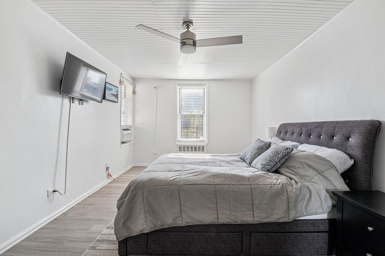 #12 photo, 1430 Seagirt Boulevard, Far Rockaway , NY 11691