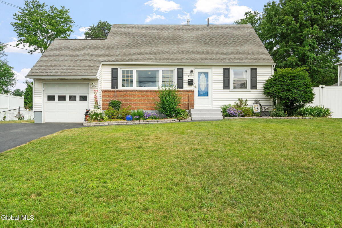 #1 photo, 27 Terry Avenue, 紐約州 Guilderland , NY 12303