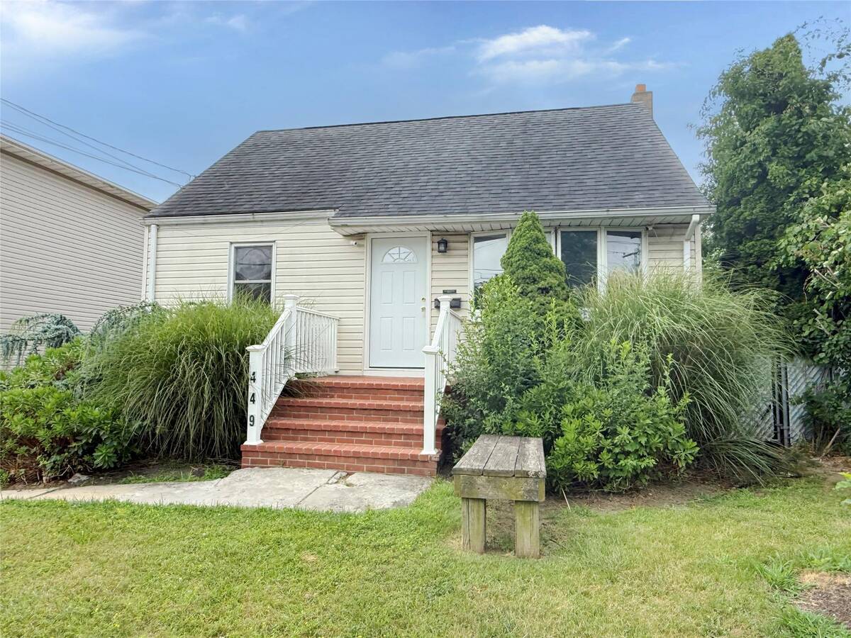 #1 photo, 449 N Indiana Avenue, 東長島 Lindenhurst , NY 11757