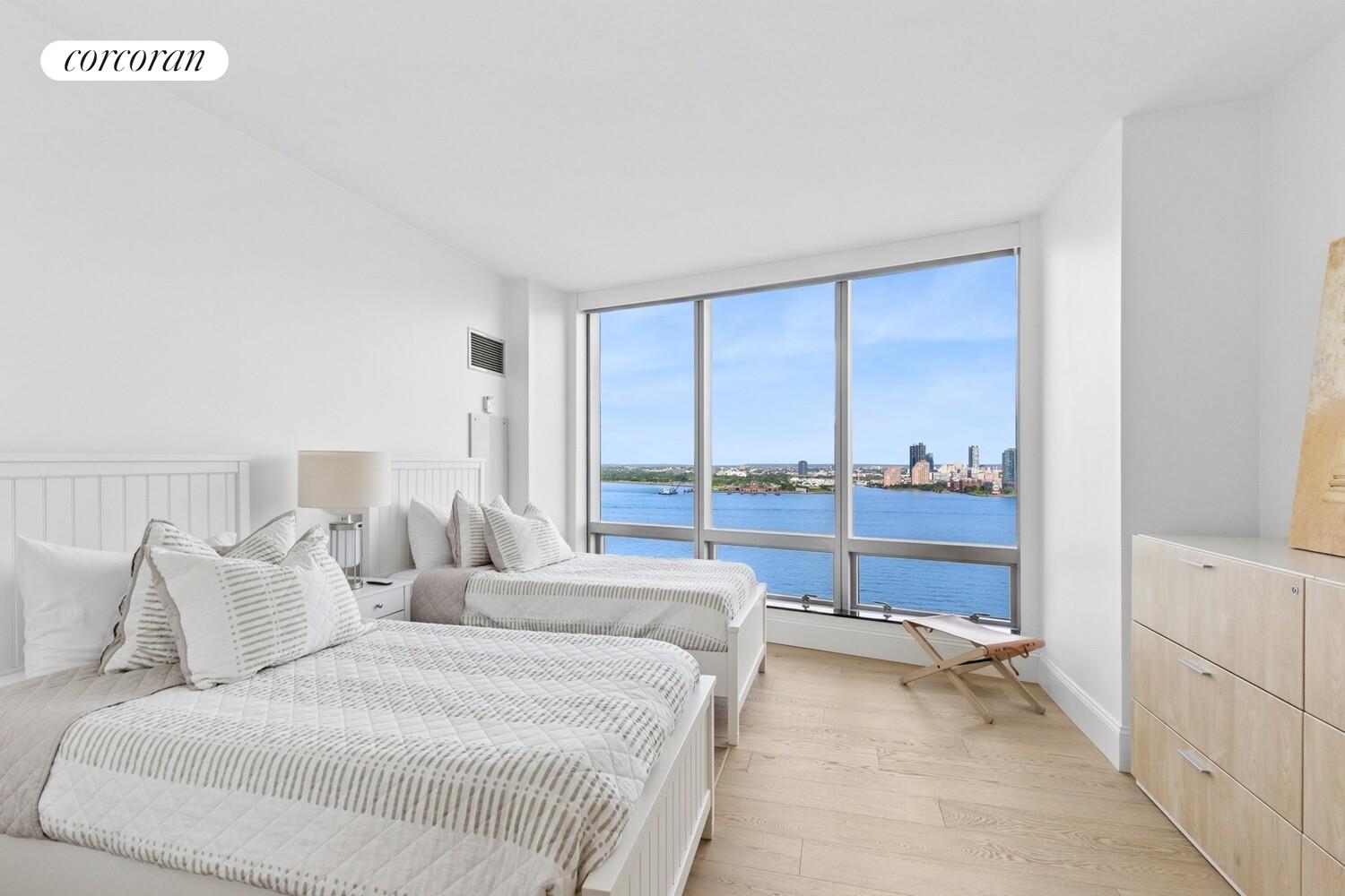 #13 photo, 10 WEST Street, マンハッタン Financial District , NY 10004