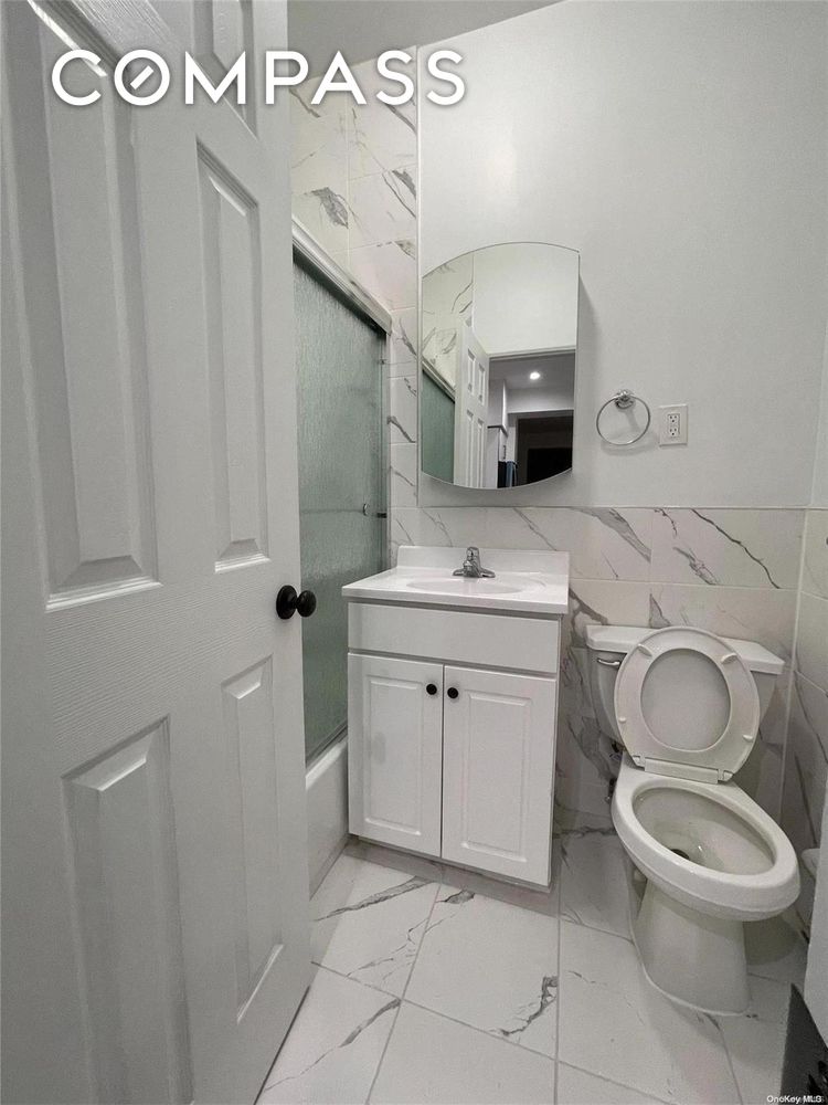 #12 photo, 2049 2nd Avenue, マンハッタン East Harlem , NY 10029