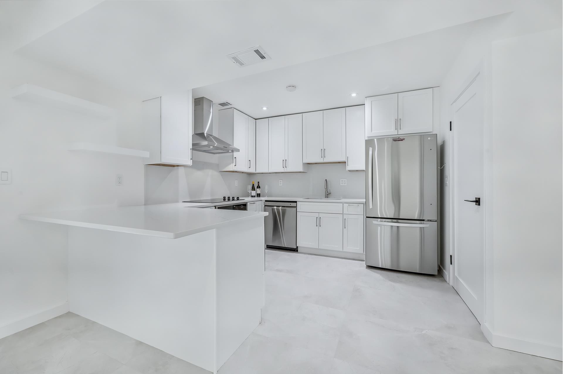 #11 photo, 4330 MANHATTAN Avenue, ブルックリン区 Seagate , NY 11224