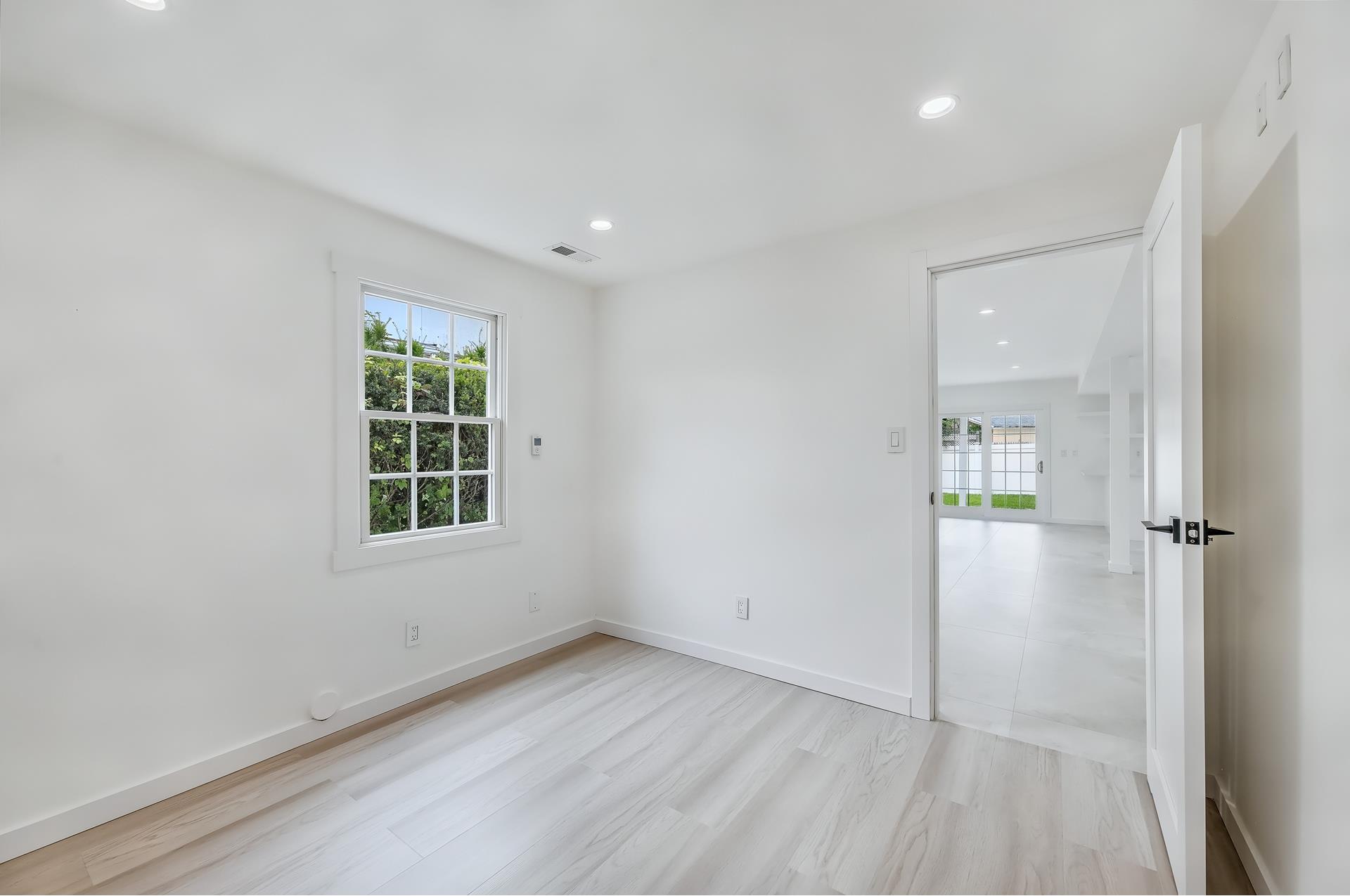 #13 photo, 4330 MANHATTAN Avenue, ブルックリン区 Seagate , NY 11224