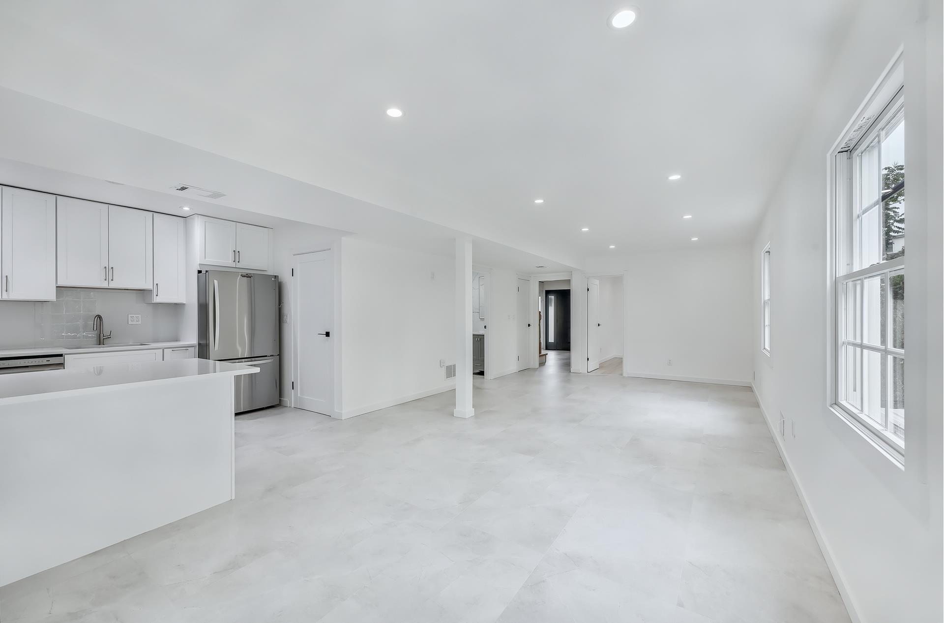 #8 photo, 4330 MANHATTAN Avenue, ブルックリン区 Seagate , NY 11224