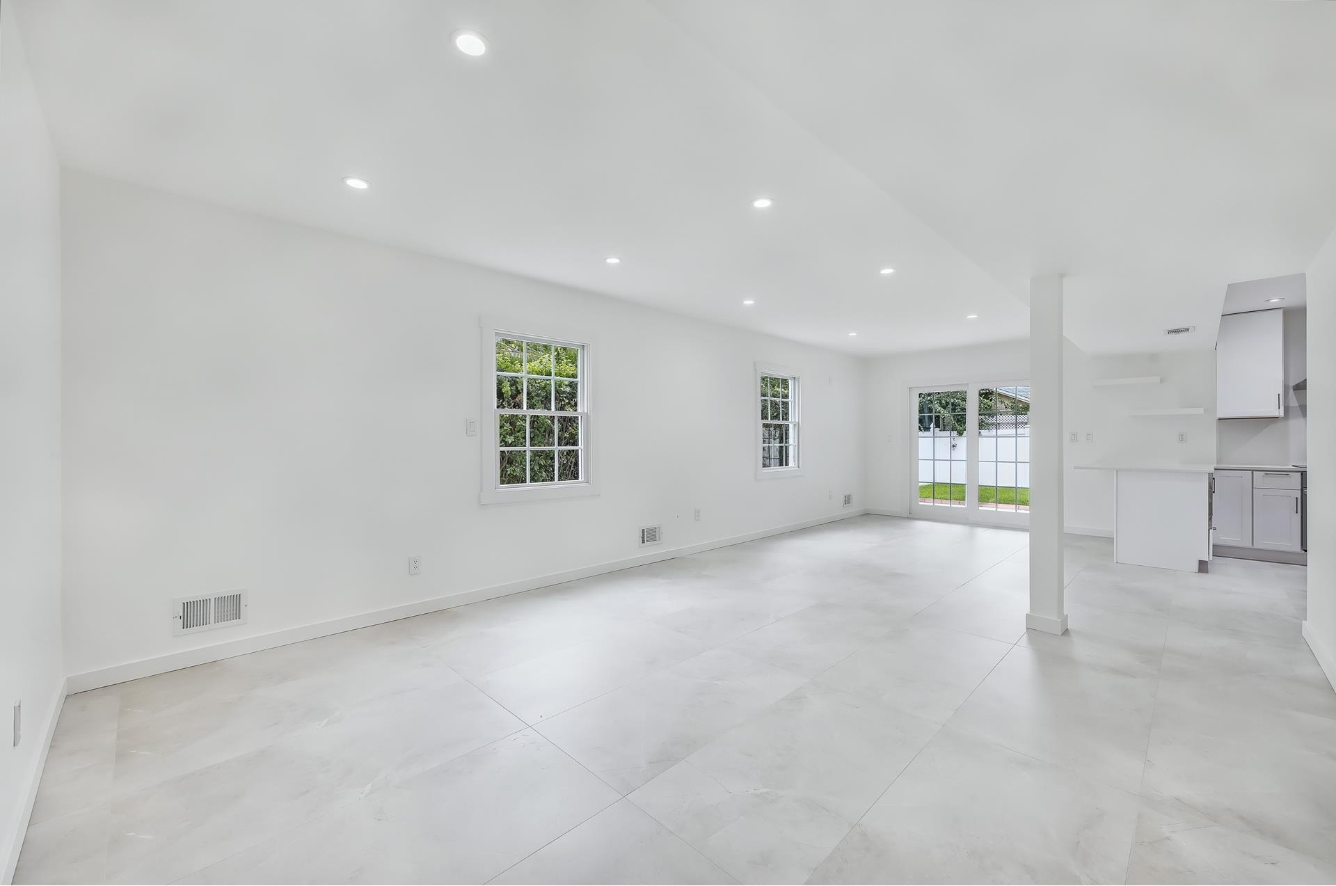 #9 photo, 4330 MANHATTAN Avenue, ブルックリン区 Seagate , NY 11224