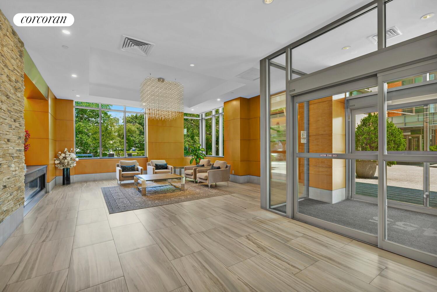 #13 photo, 455 MAIN Street, マンハッタン Roosevelt Island , NY 10044