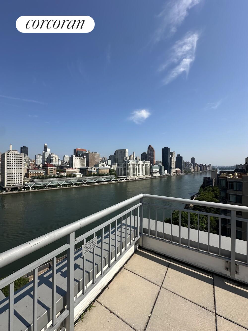 #18 photo, 455 MAIN Street, マンハッタン Roosevelt Island , NY 10044