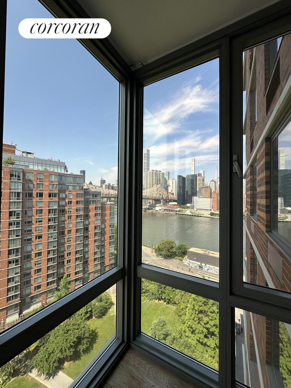 #7 photo, 455 MAIN Street, マンハッタン Roosevelt Island , NY 10044