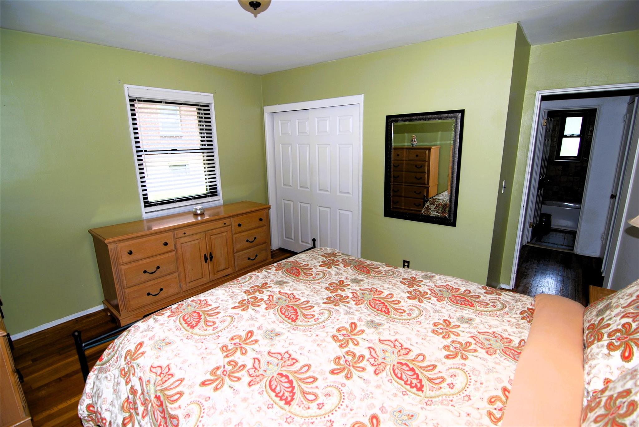 #12 photo, 245-84 62, Little Neck , NY 11362