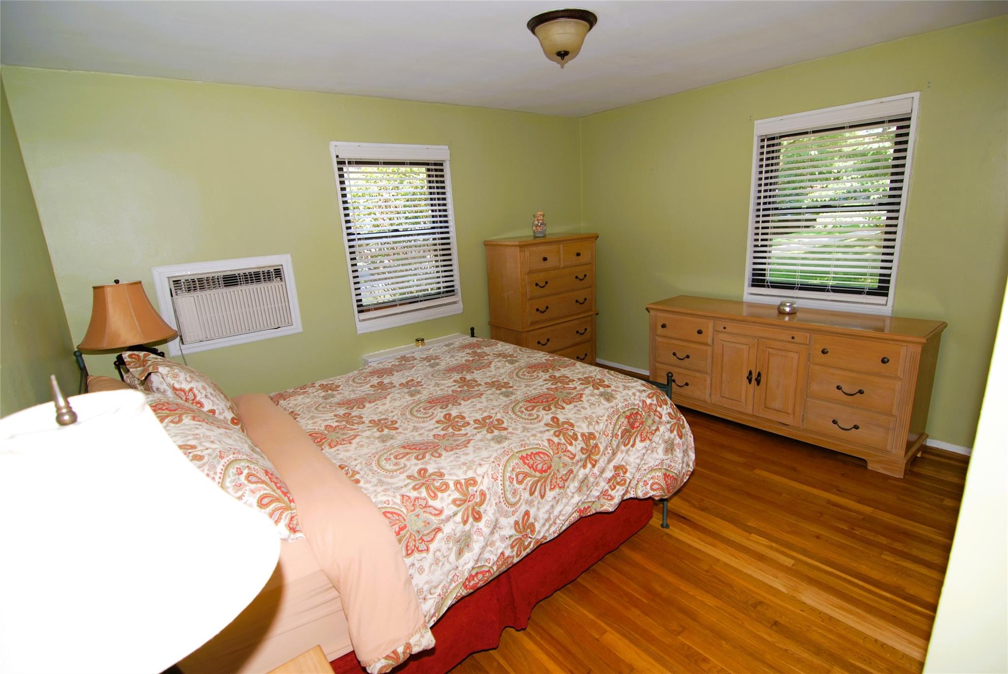 #13 photo, 245-84 62, Little Neck , NY 11362