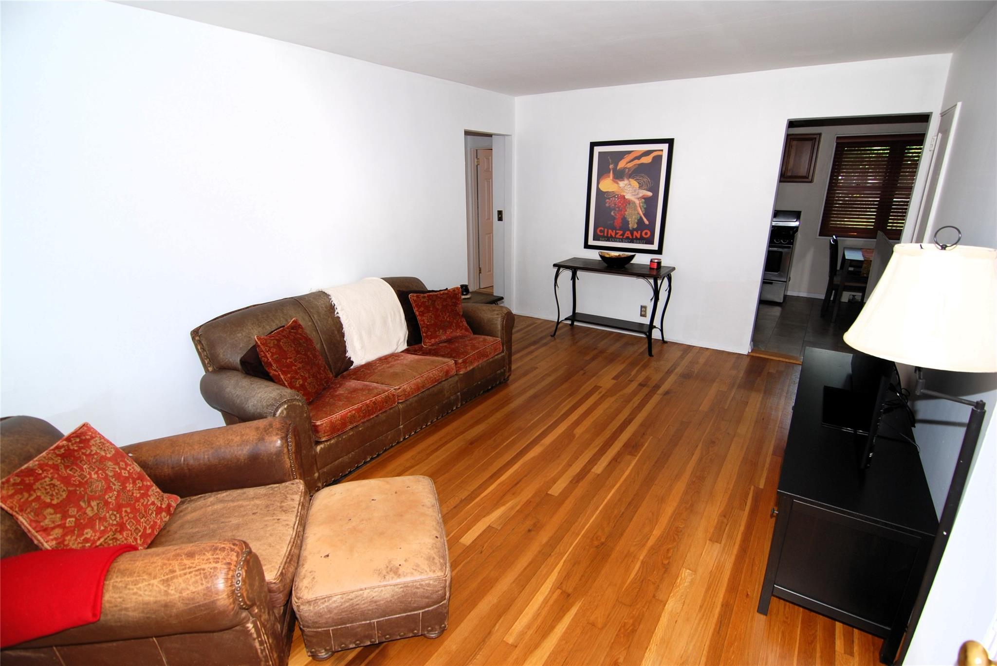 #2 photo, 245-84 62, Little Neck , NY 11362