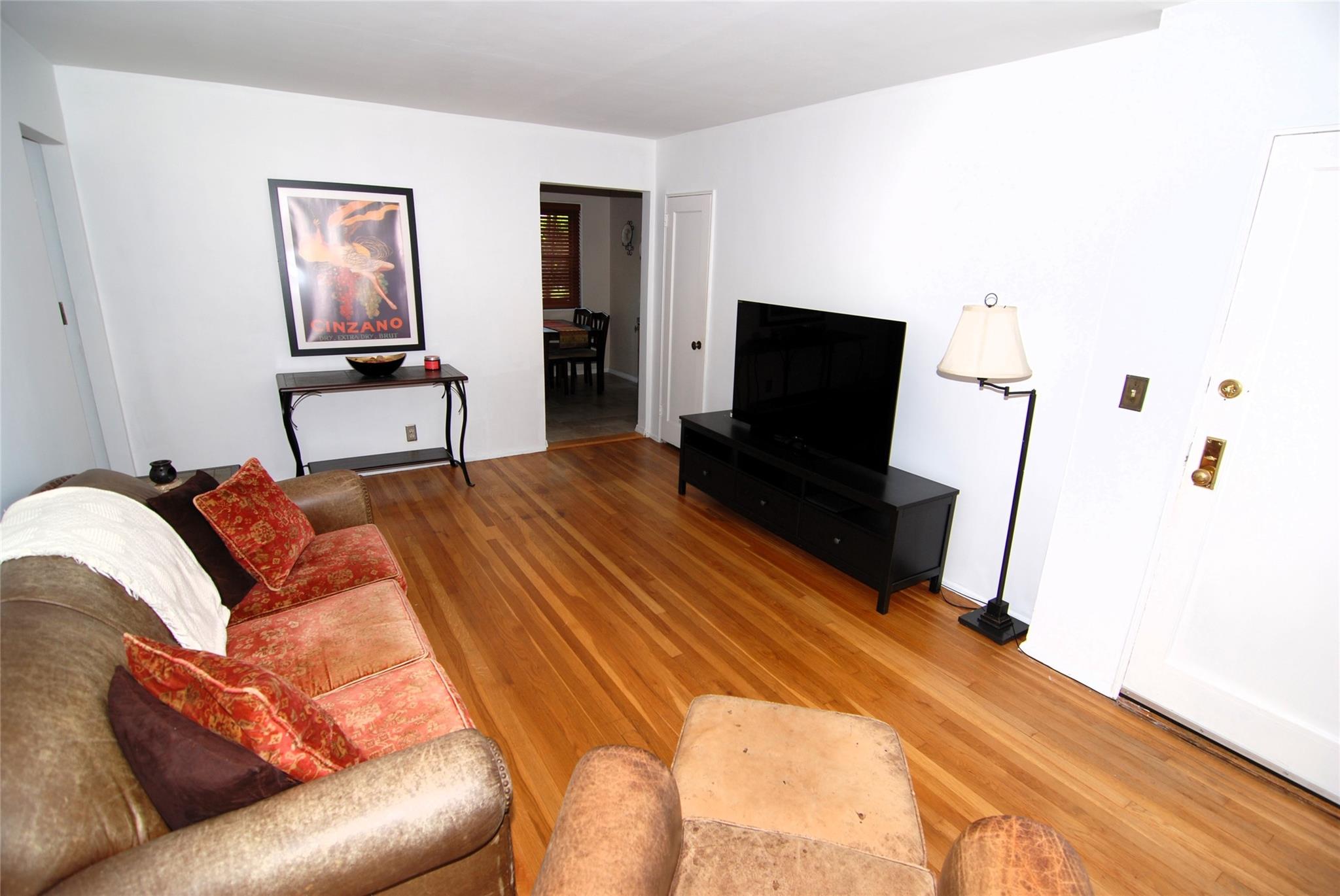 #3 photo, 245-84 62, Little Neck , NY 11362