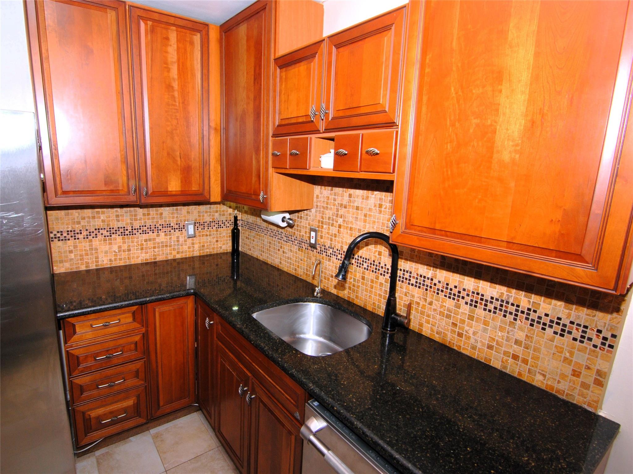 #8 photo, 245-84 62, Little Neck , NY 11362