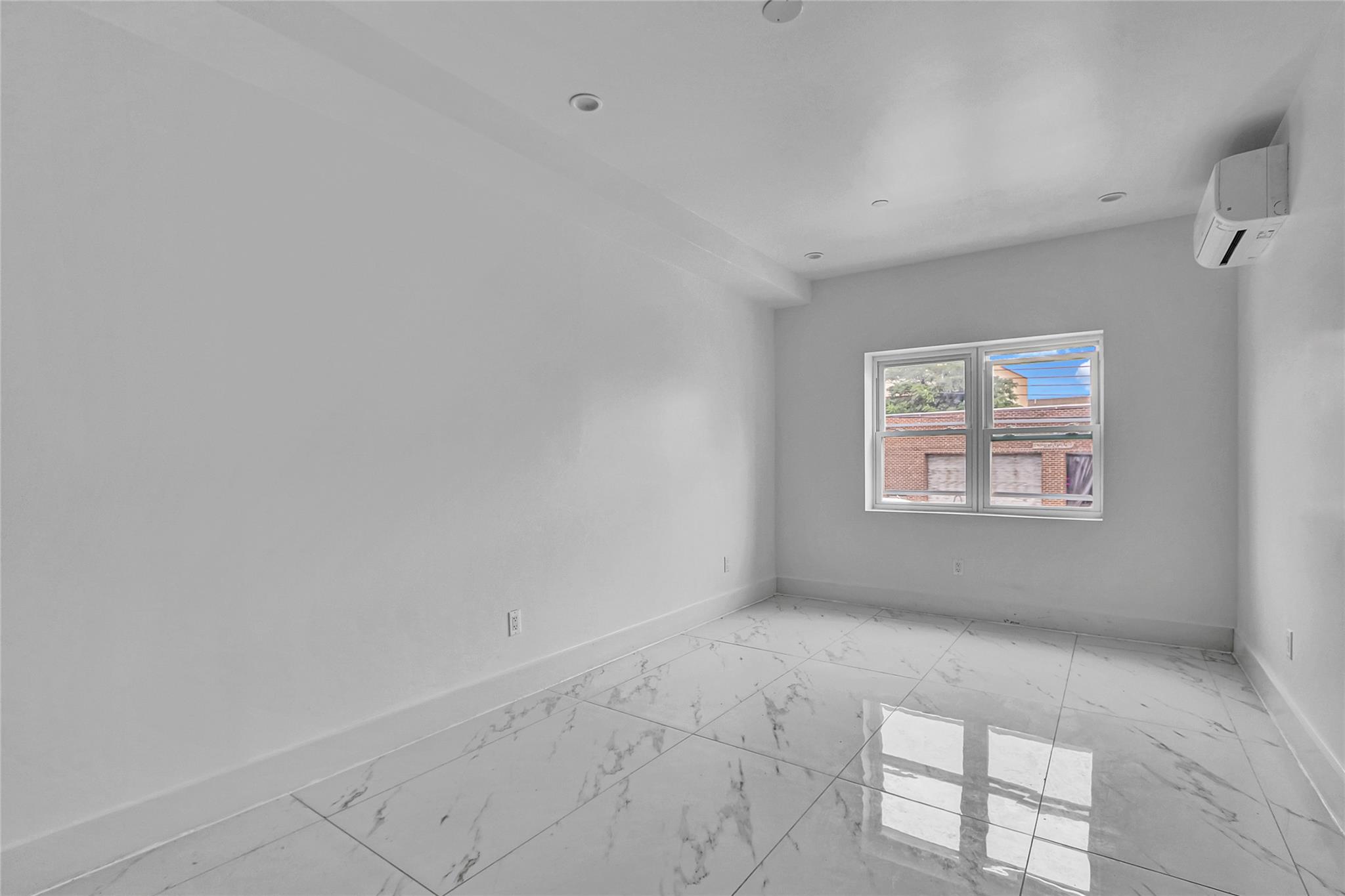 #3 photo, 139-22 95 Avenue, クイーンズ区 Jamaica , NY 11435