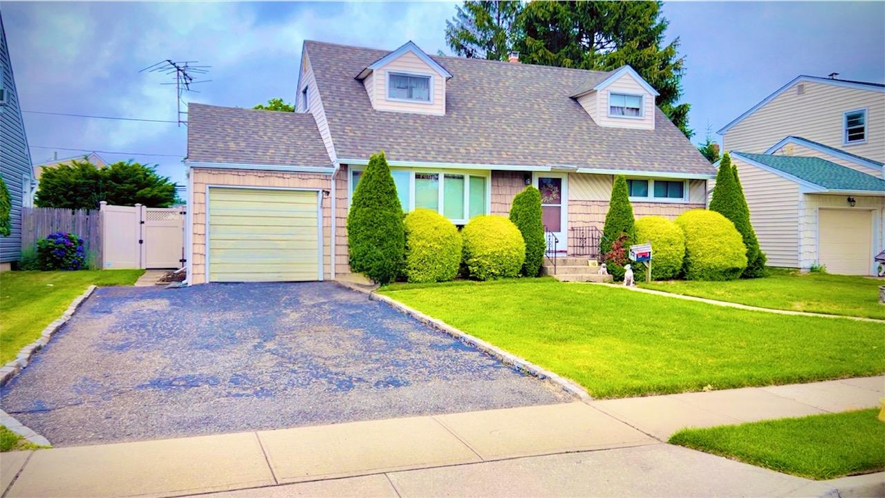 #1 photo, 145 Dartmouth Drive, Hicksville , NY 11801
