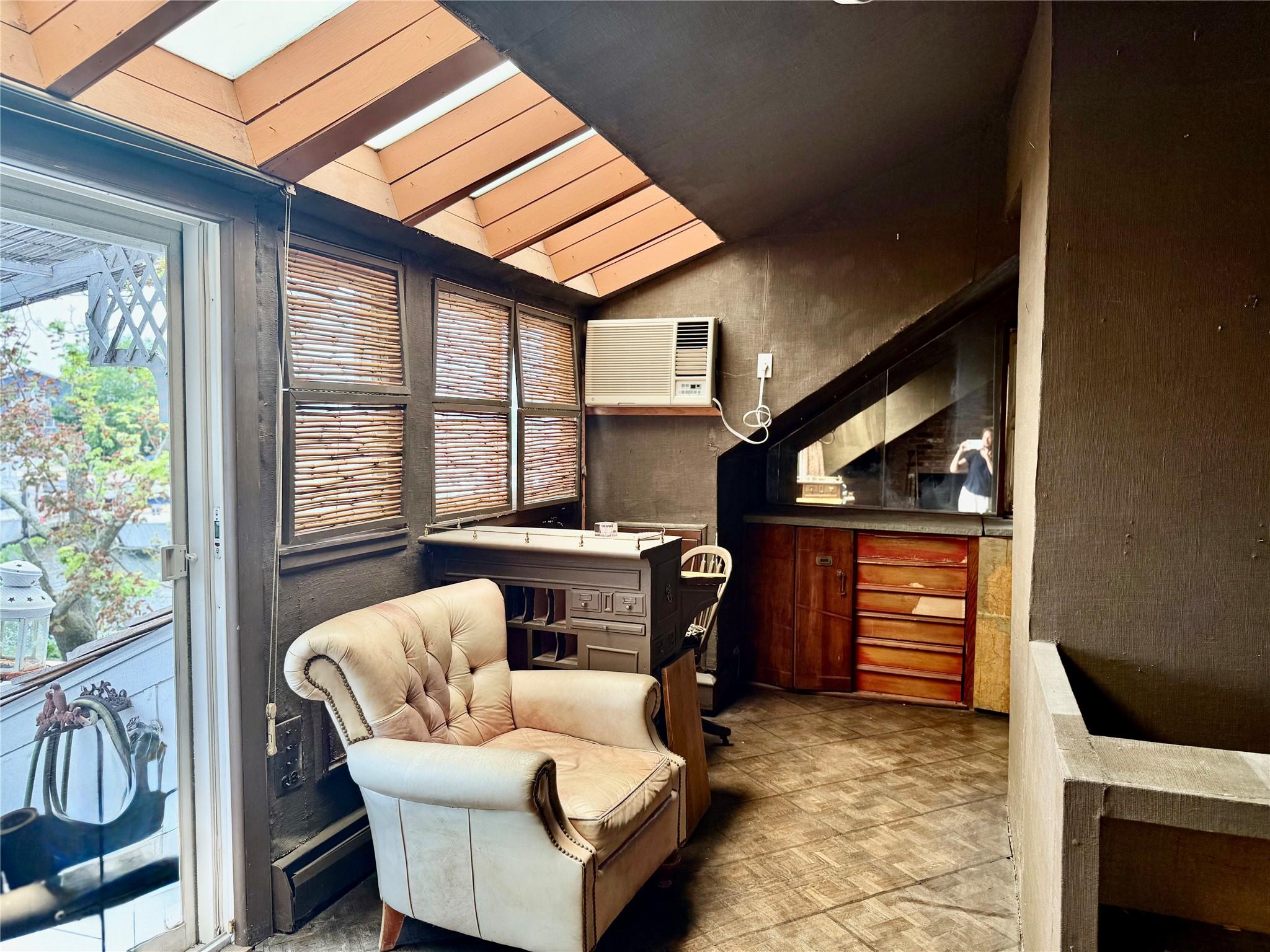 #10 photo, 335 Arthur Street Street, ナッソー郡 Freeport , NY 11520