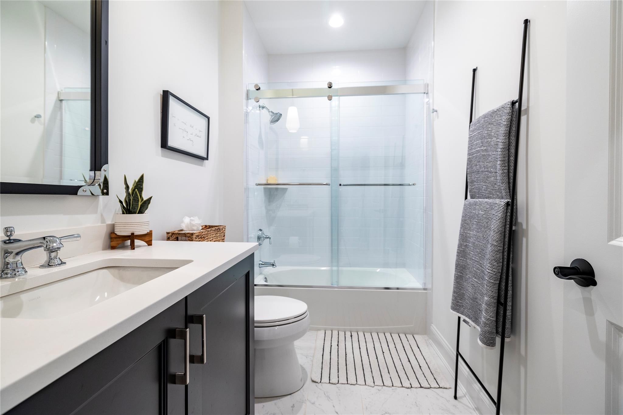 #16 photo, 201 Belmont Circle, Yaphank , NY 11980