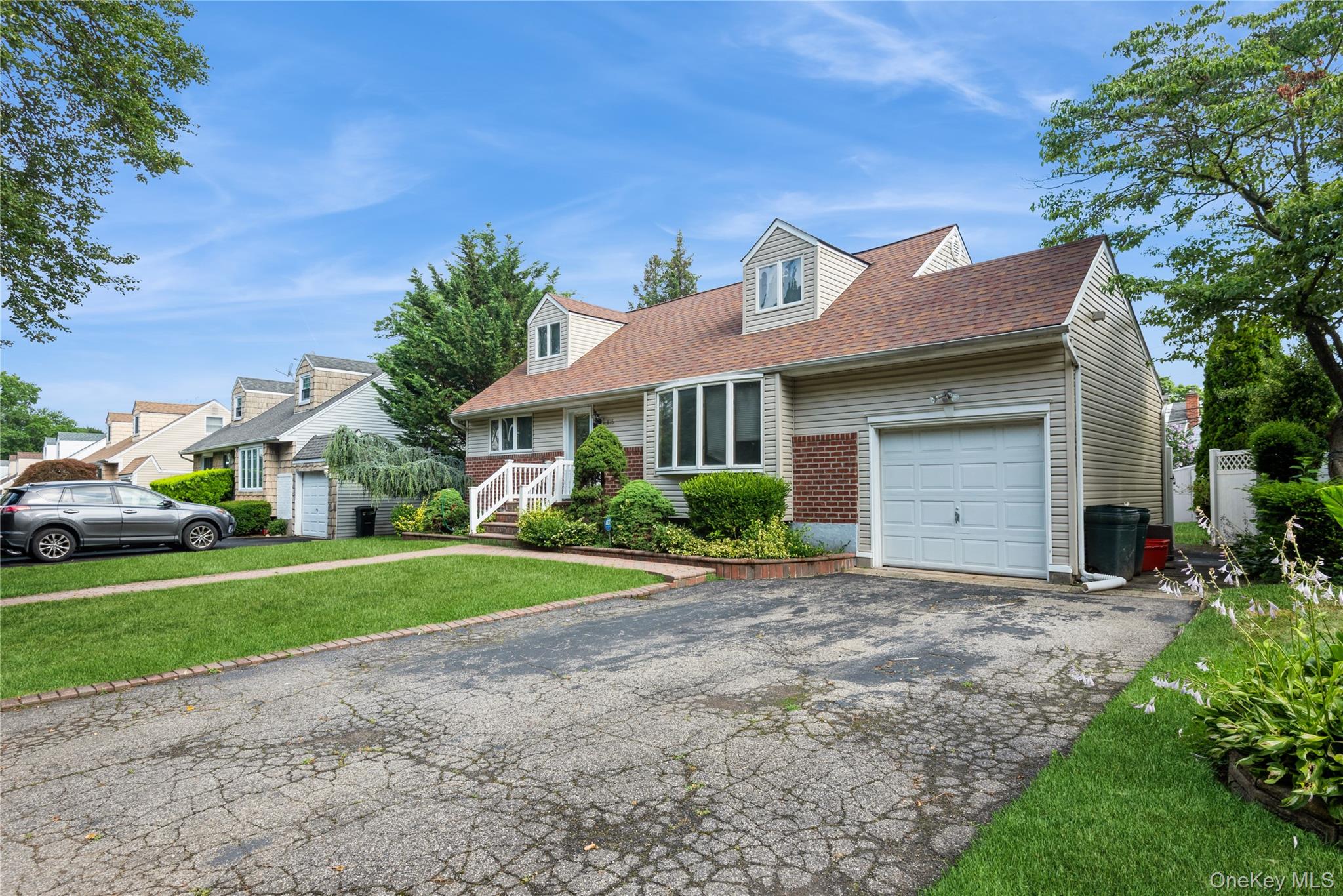 #3 photo, 815 Sunshine Avenue, West Hempstead , NY 11552