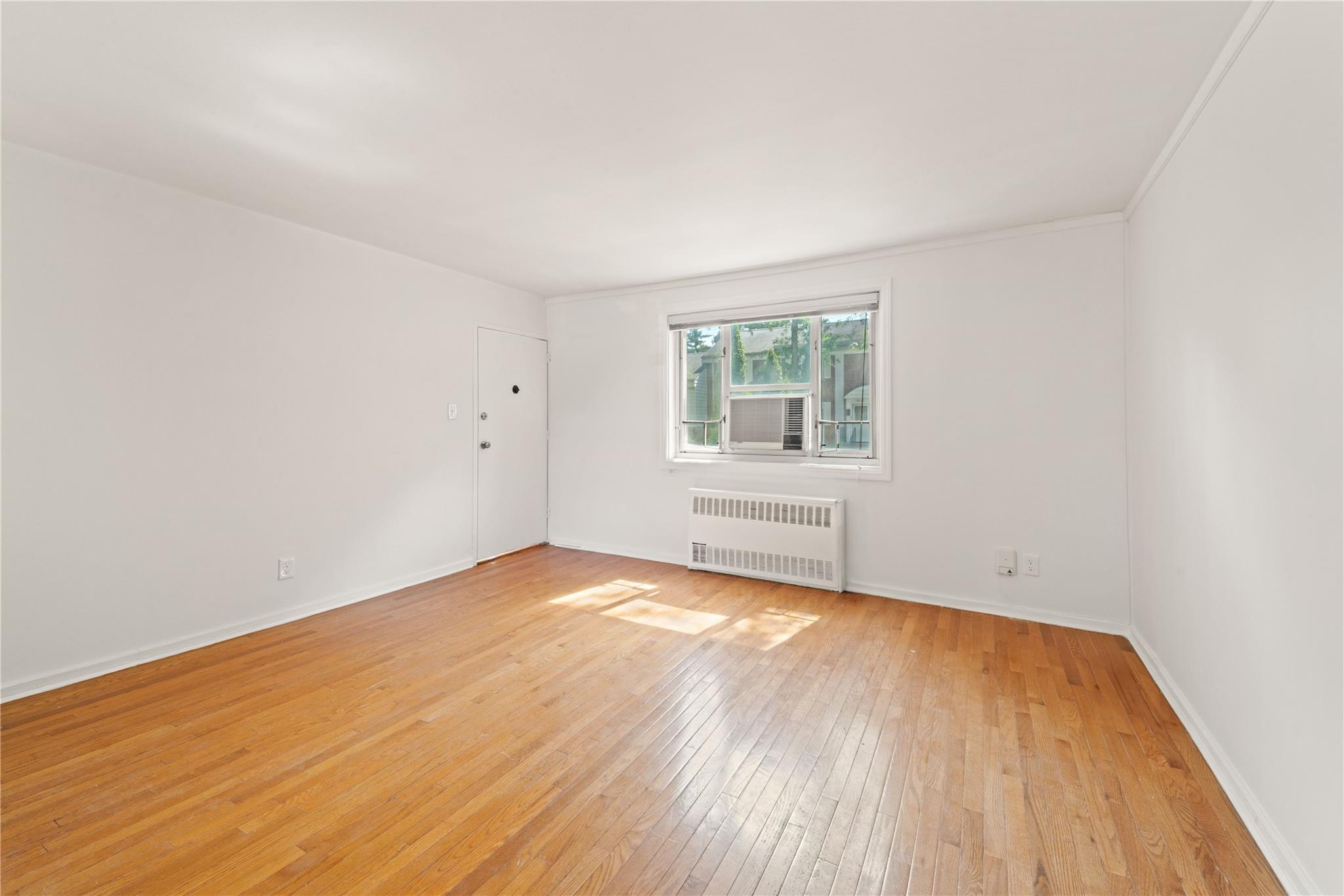 #3 photo, 224-17 Manor Road, クイーンズ区 Queens Village , NY 11427
