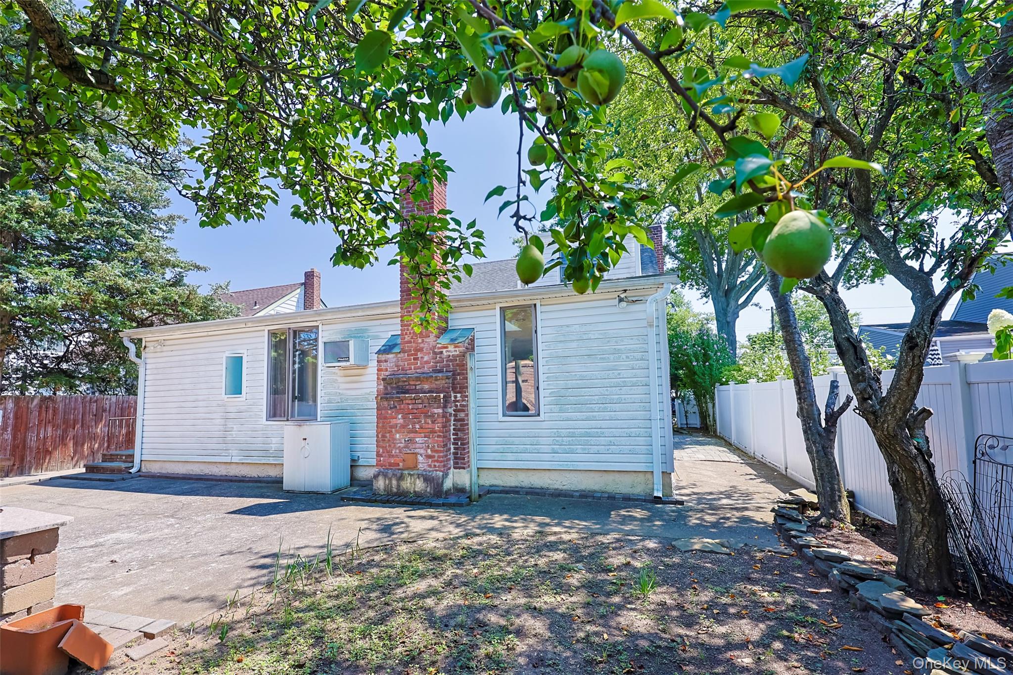 #18 photo, 1815 Maurice Avenue, East Meadow , NY 11554