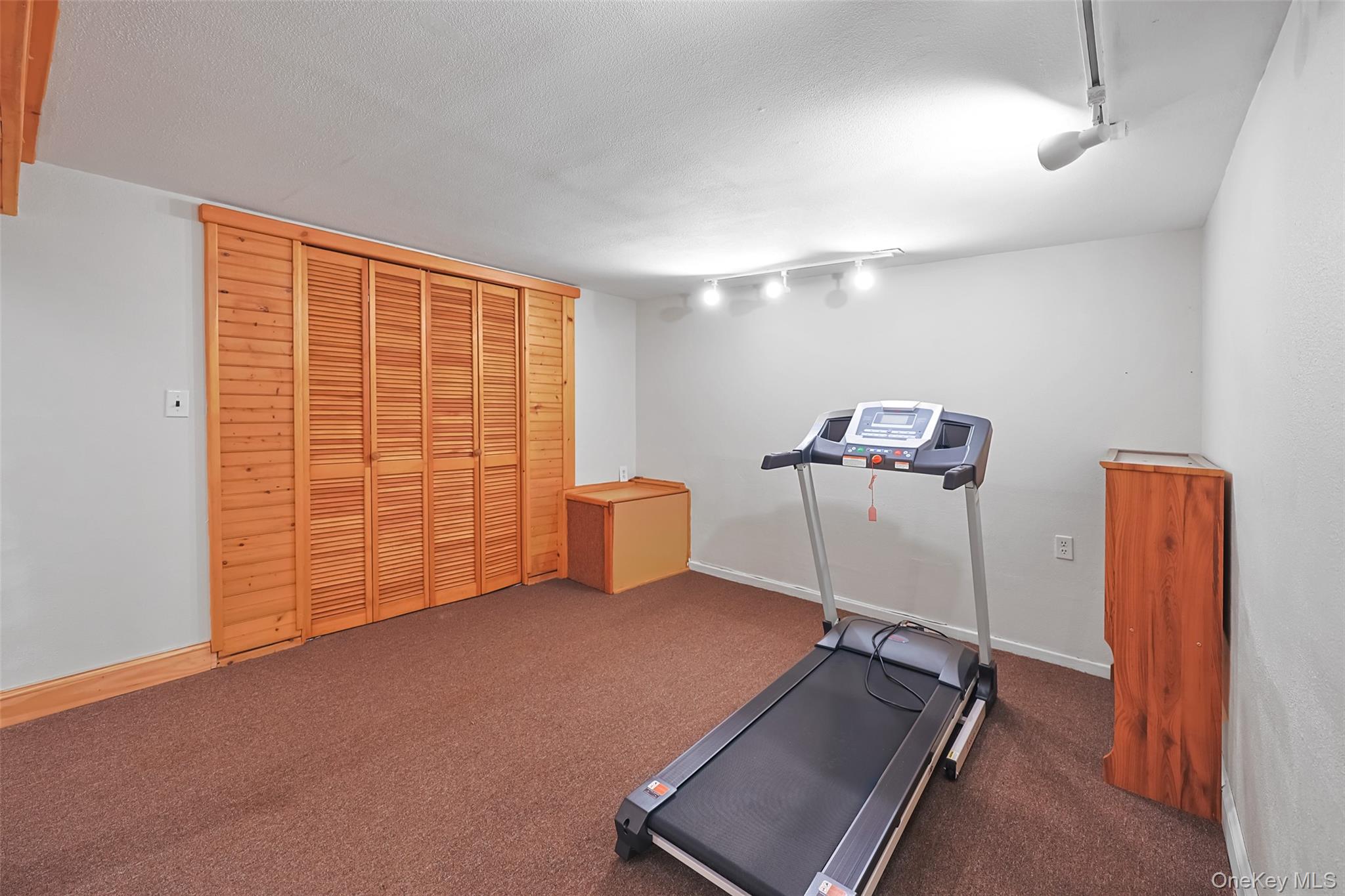 #20 photo, 1815 Maurice Avenue, East Meadow , NY 11554