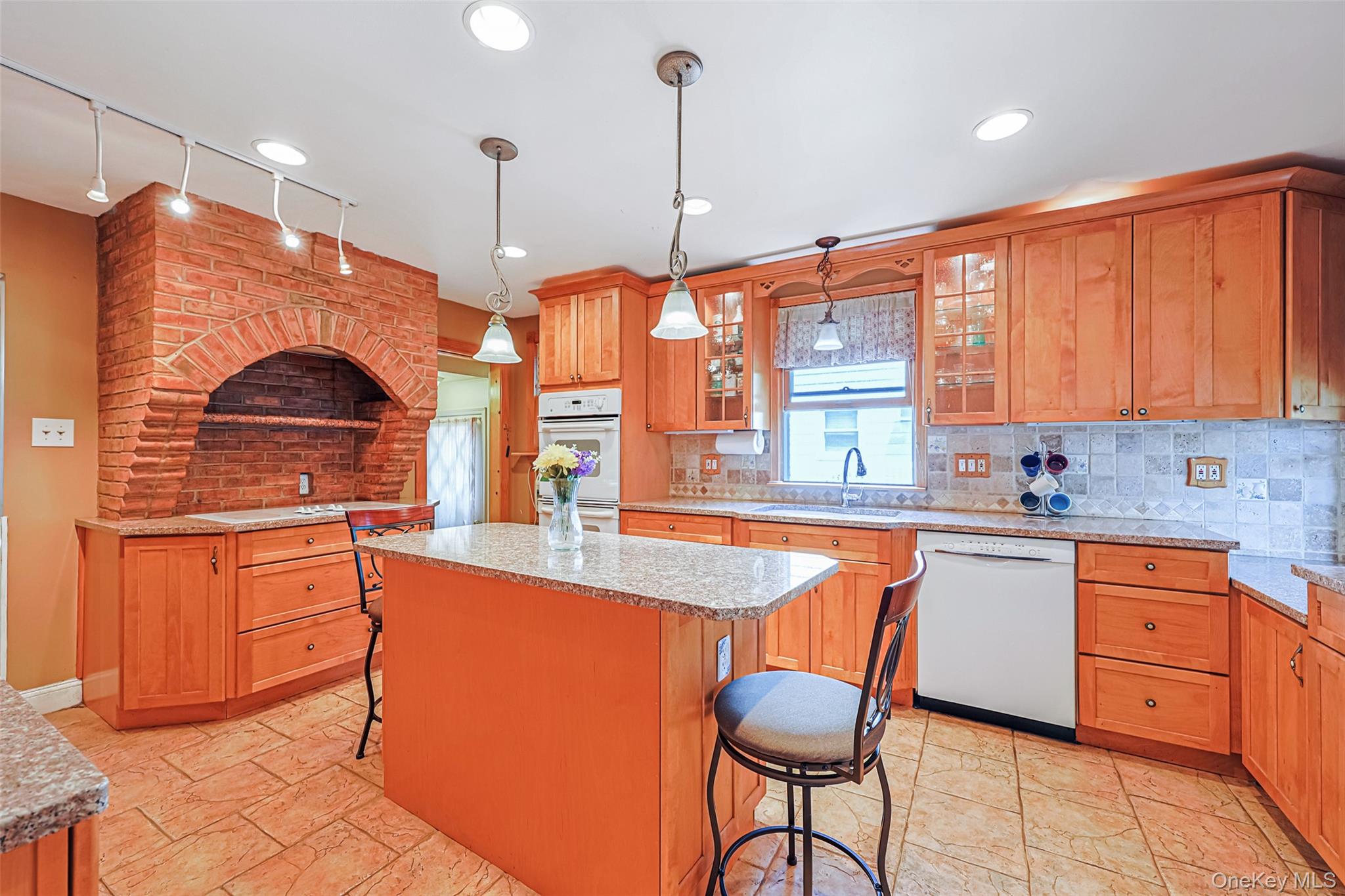 #9 photo, 1815 Maurice Avenue, East Meadow , NY 11554