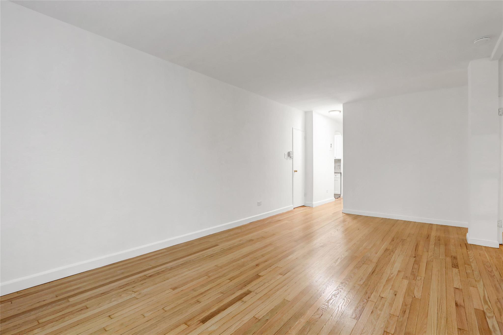 #11 photo, 123-25 82nd Avenue, クイーンズ区 Kew Gardens , NY 11415