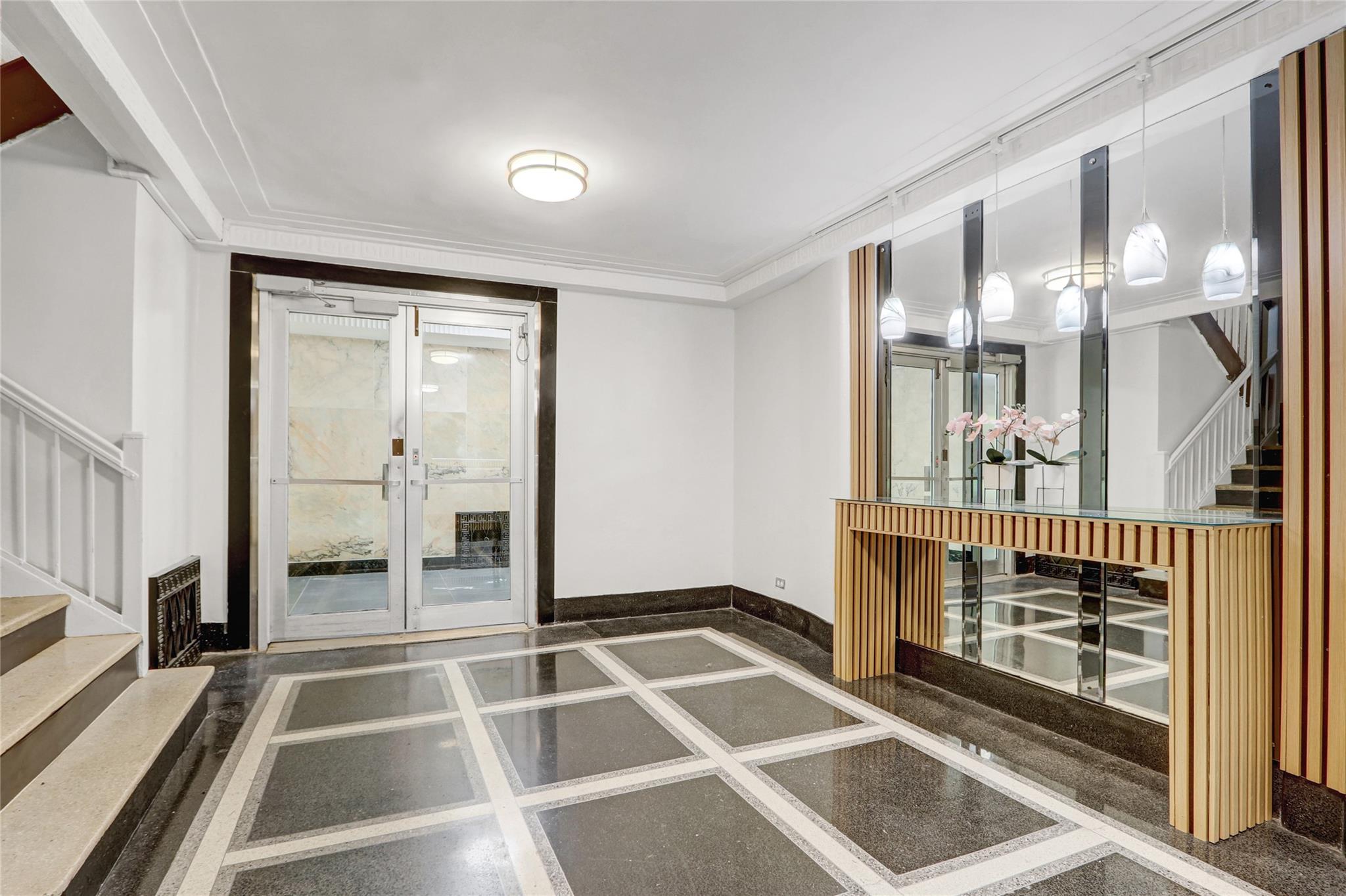 #5 photo, 123-25 82nd Avenue, クイーンズ区 Kew Gardens , NY 11415