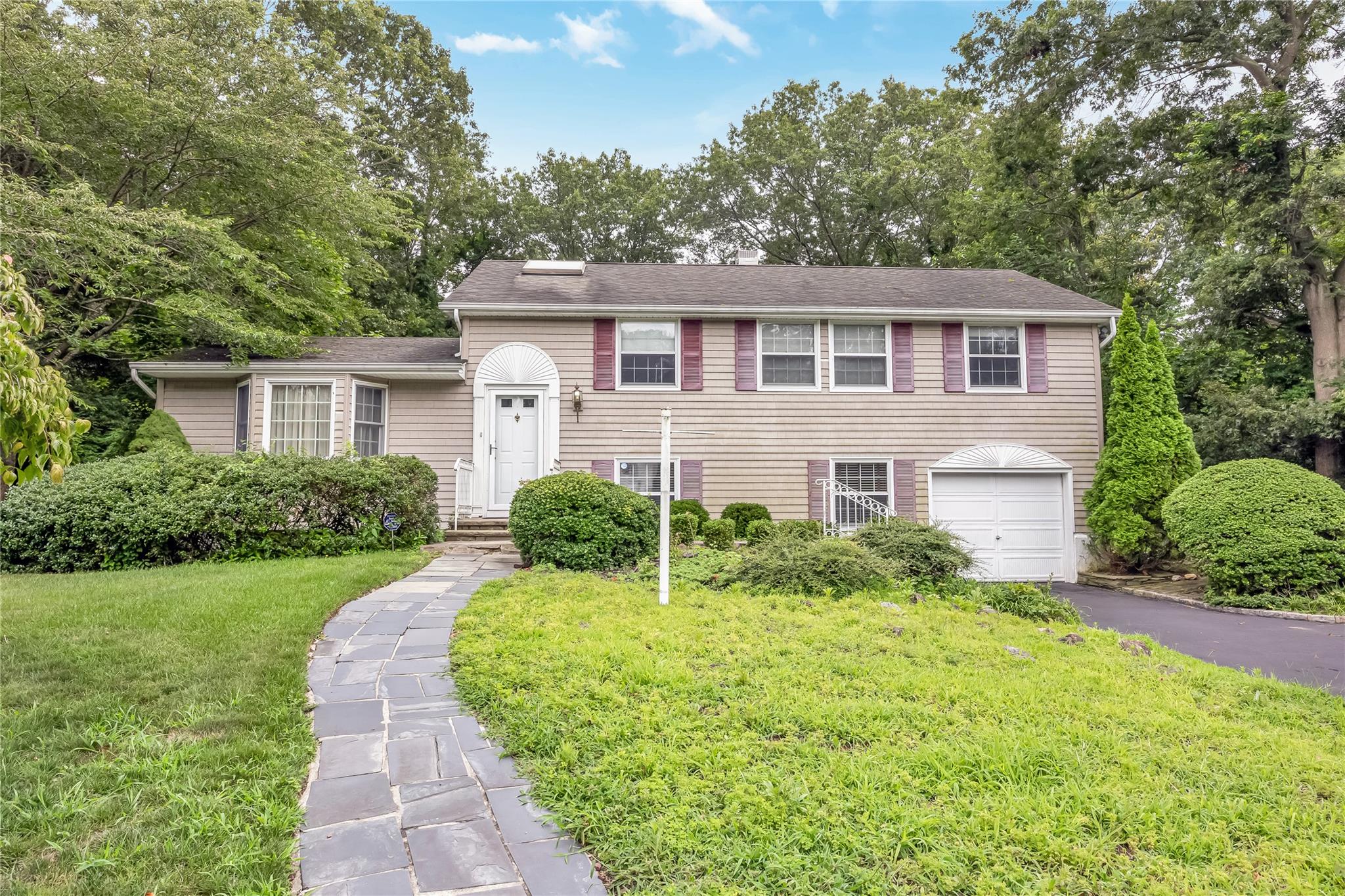 #1 photo, 9 Branch Lane, 東長島 East Setauket , NY 11733