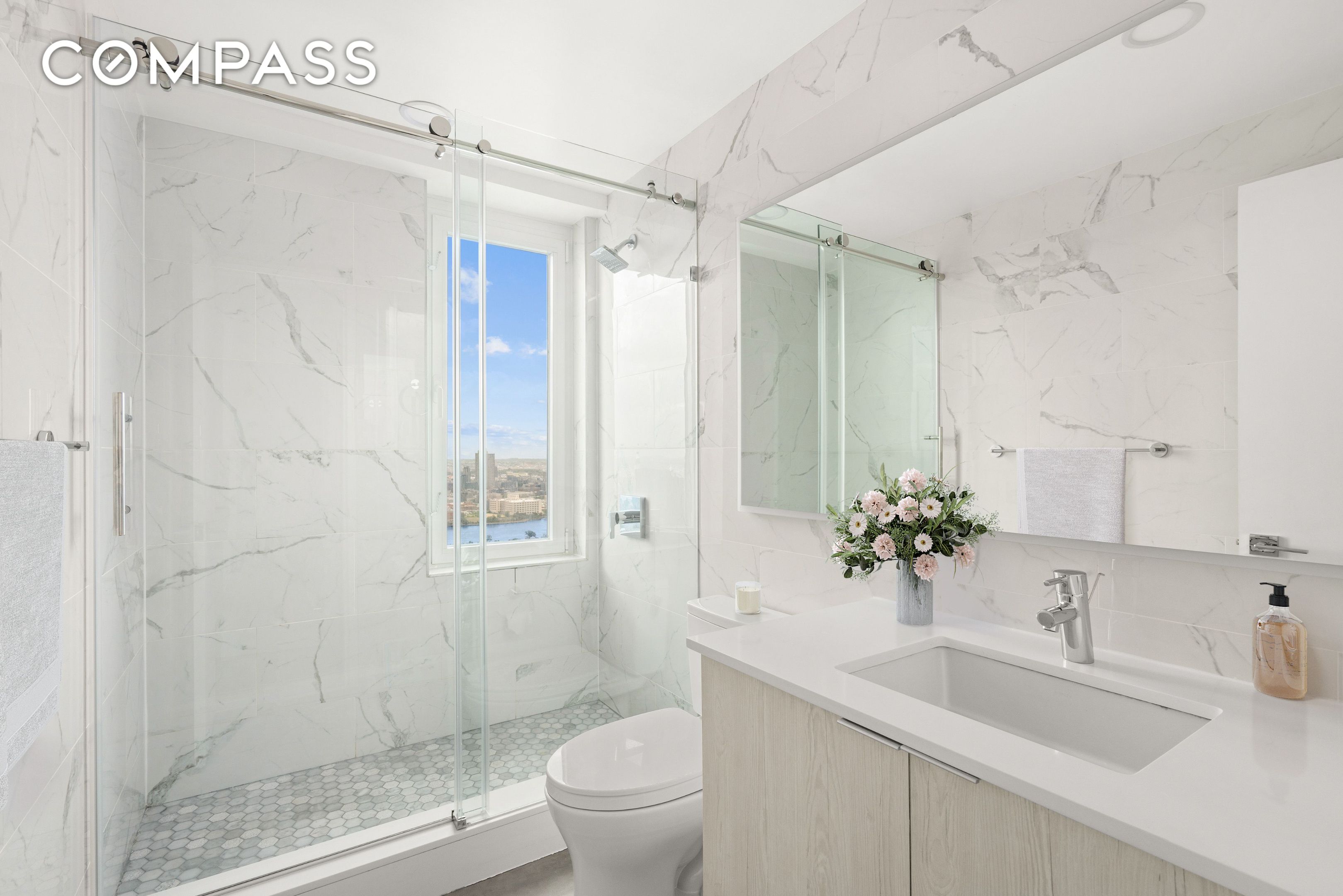 #9 photo, New York City, マンハッタン Sutton Place , NY 10022