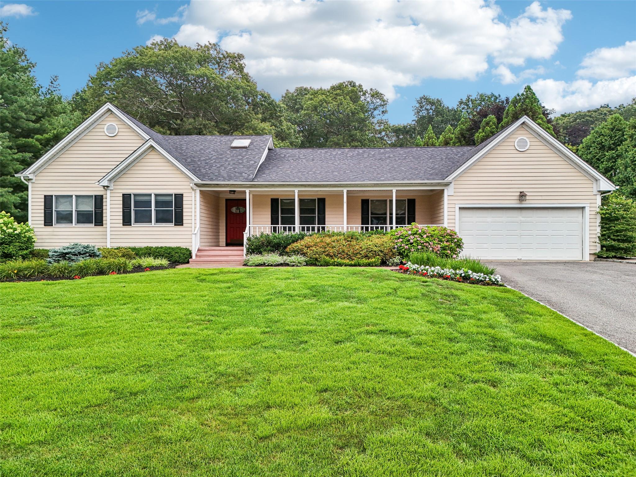 #1 photo, 17 Wood Hollow Lane, 東長島 北港 Northport , NY 11768