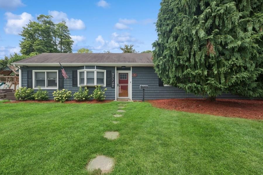 #1 photo, 76 Cadman Avenue, 東長島 Babylon , NY 11702