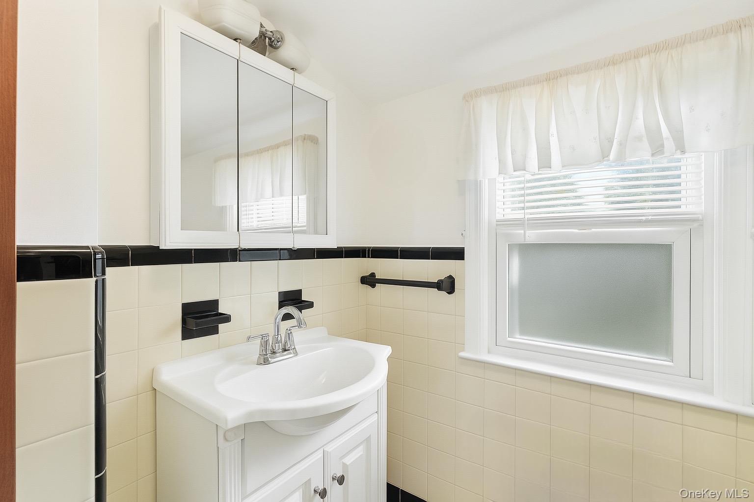 #18 photo, 1547 Walt Whitman Road, サフォーク郡 Melville , NY 11747