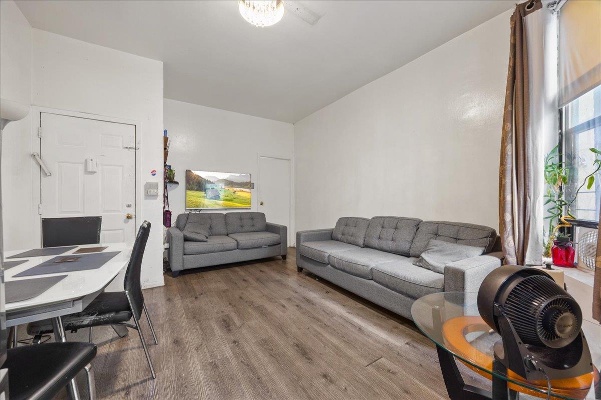 #10 photo, 125 Freeman Street, ブルックリン区 Brooklyn , NY 11222