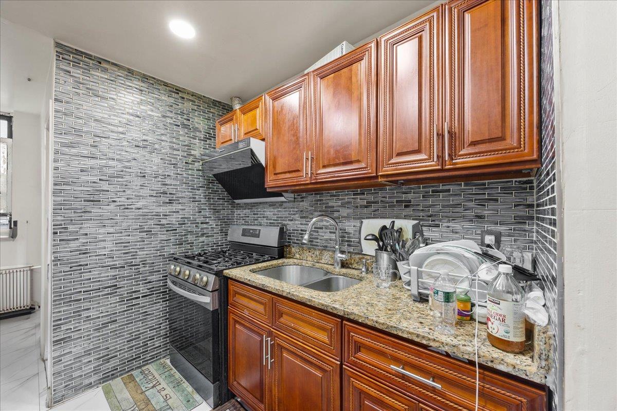 #12 photo, 125 Freeman Street, ブルックリン区 Brooklyn , NY 11222