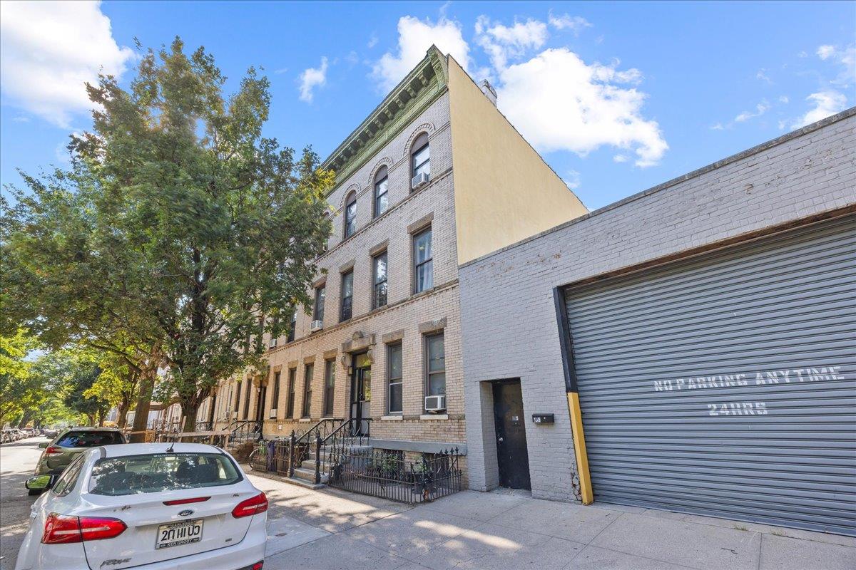 #3 photo, 125 Freeman Street, ブルックリン区 Brooklyn , NY 11222