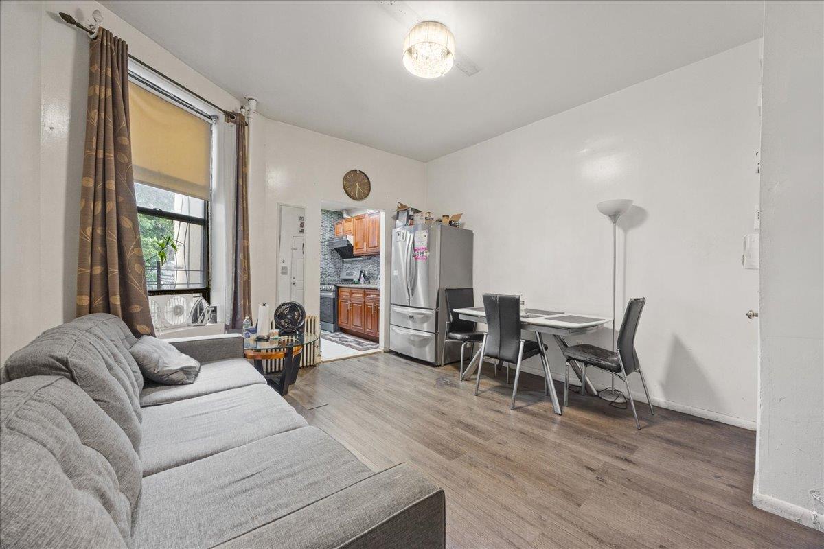 #9 photo, 125 Freeman Street, ブルックリン区 Brooklyn , NY 11222