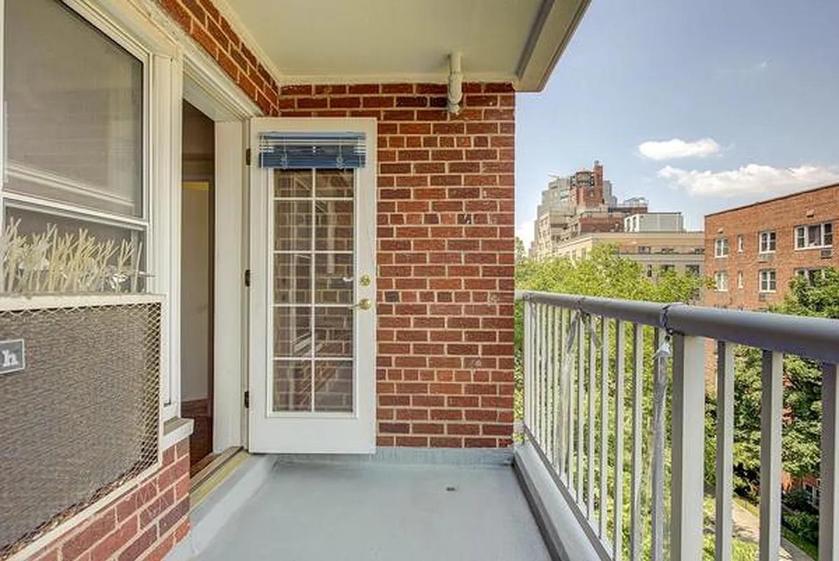 #2 photo, 110-20 71st, クイーンズ区 Flushing , NY 11375