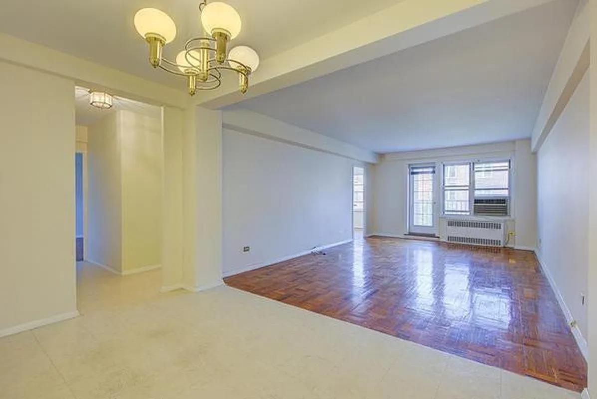 #4 photo, 110-20 71st, クイーンズ区 Flushing , NY 11375