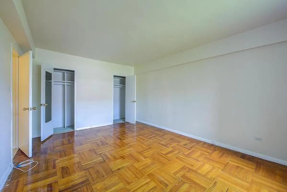 #7 photo, 110-20 71st, クイーンズ区 Flushing , NY 11375