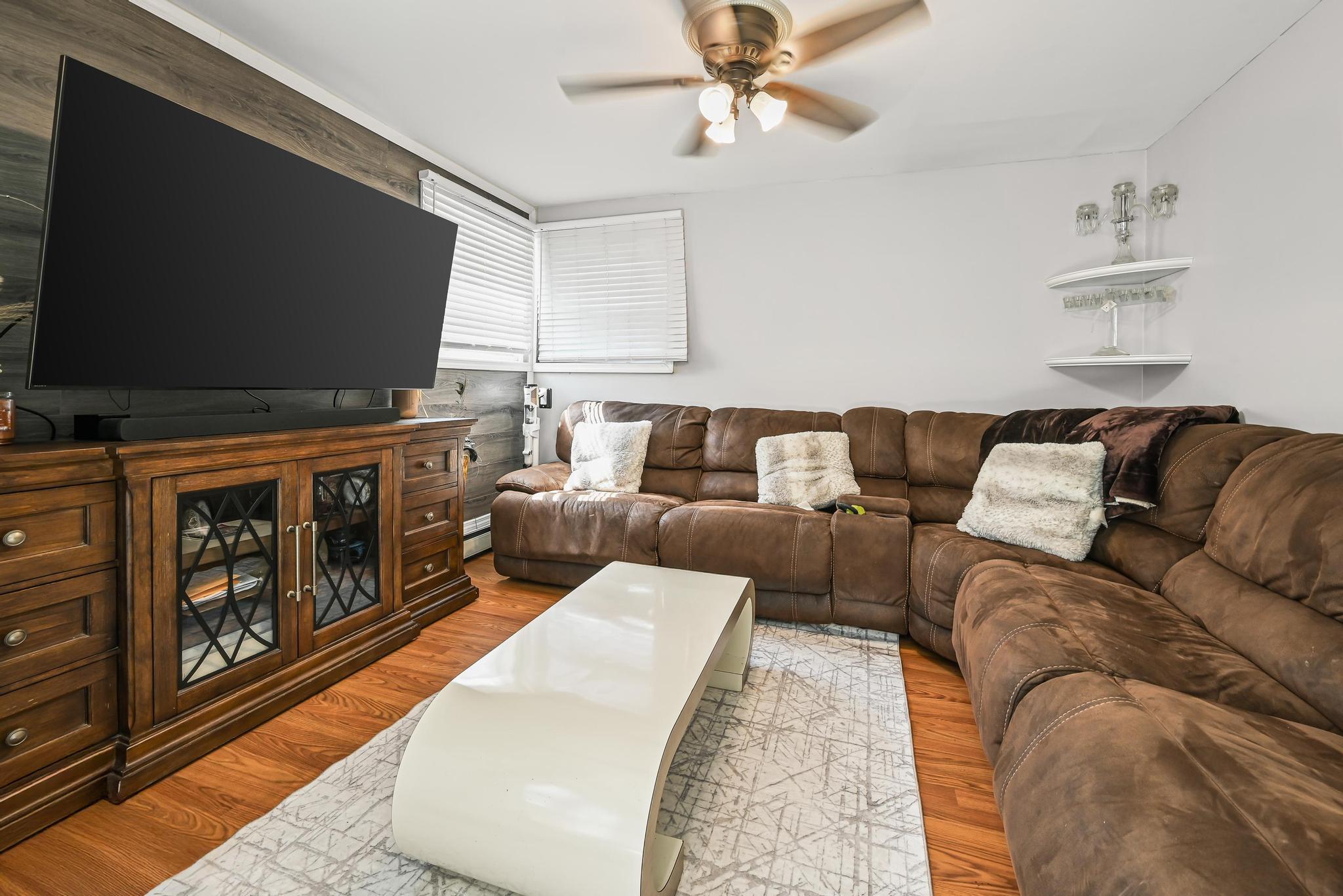 #12 photo, 8210 214th Street, 皇后區 Hollis Hills , NY 11427