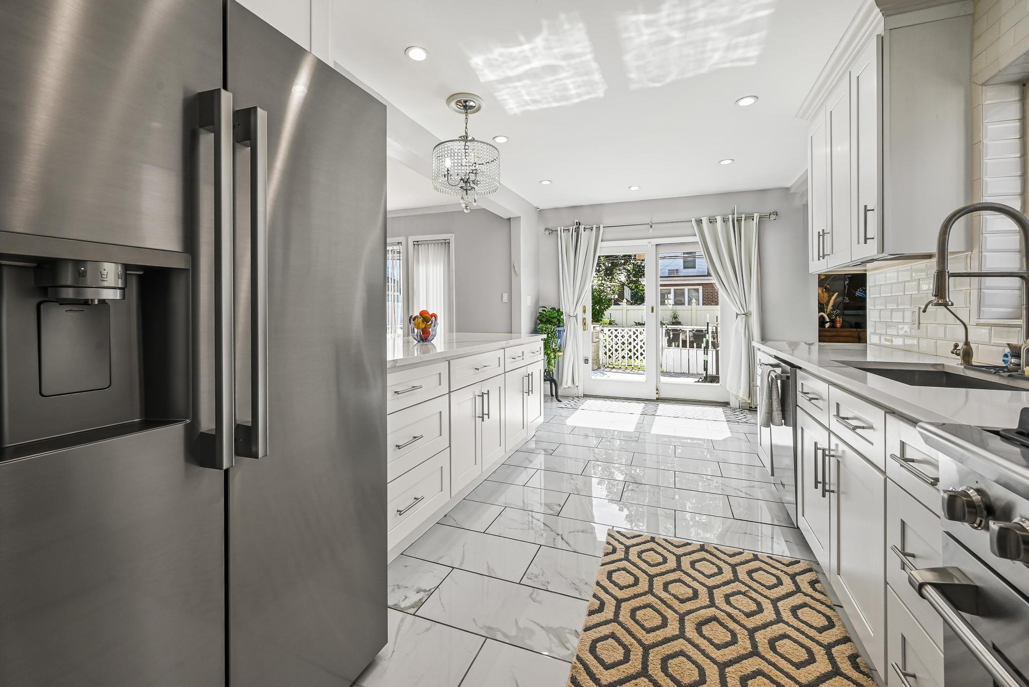 #13 photo, 8210 214th Street, 皇后區 Hollis Hills , NY 11427