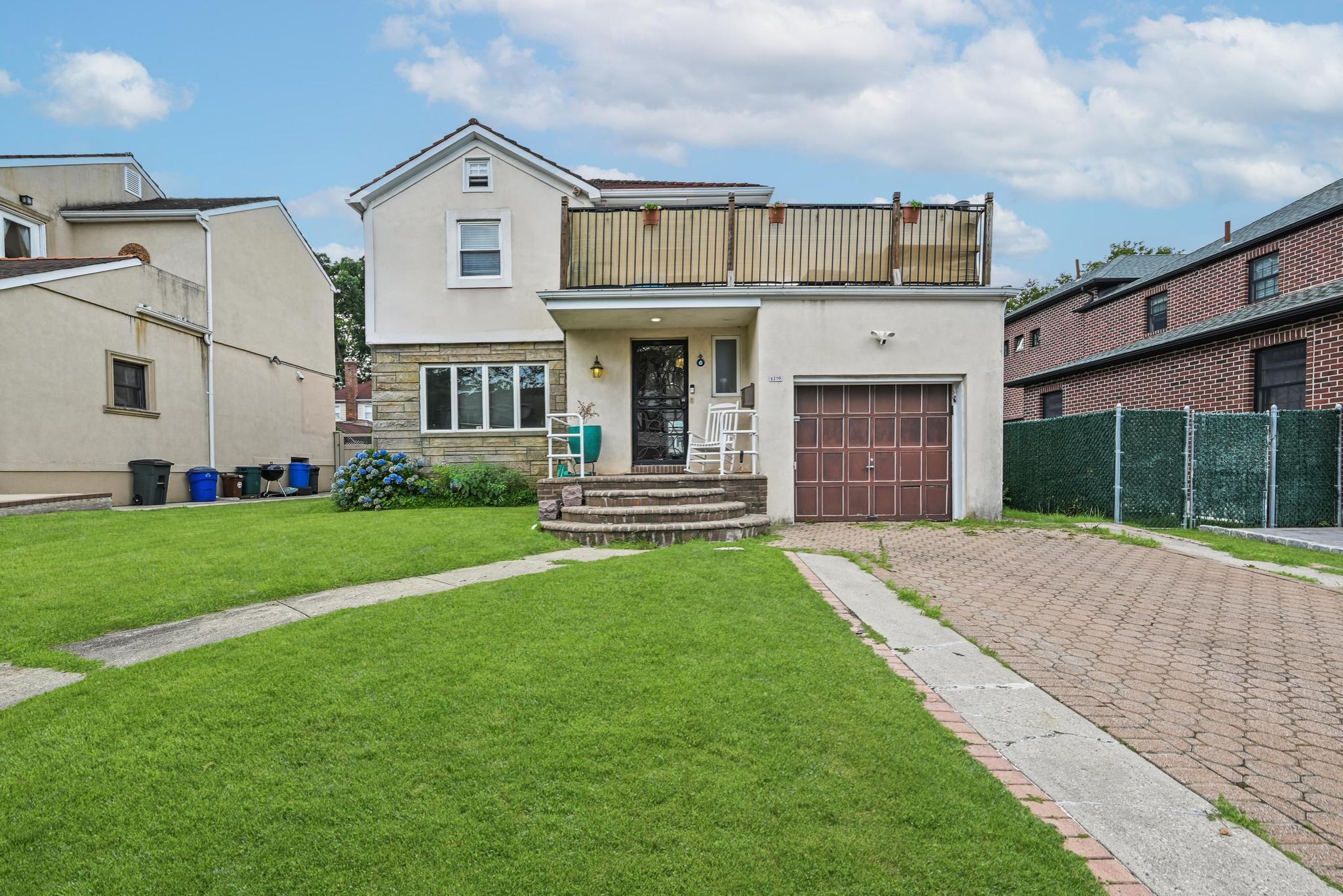 #2 photo, 8210 214th Street, 皇后區 Hollis Hills , NY 11427