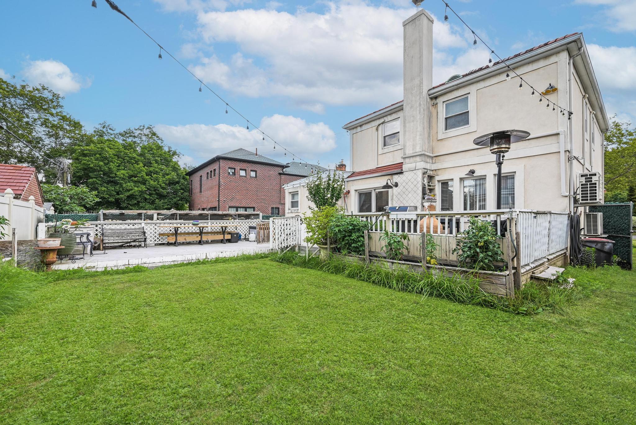 #5 photo, 8210 214th Street, 皇后區 Hollis Hills , NY 11427